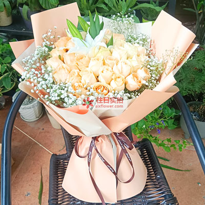 张家口33朵香槟玫瑰百合，心里永远是你