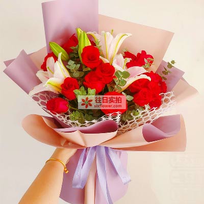 张家口18朵红玫瑰百合，真情相守一生